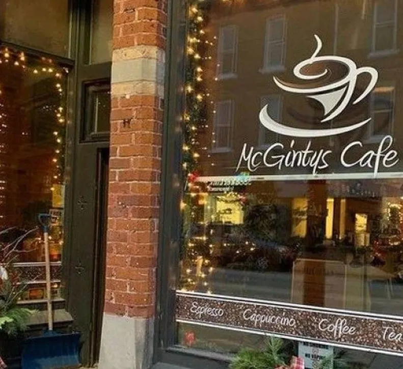 Café & Bakery
