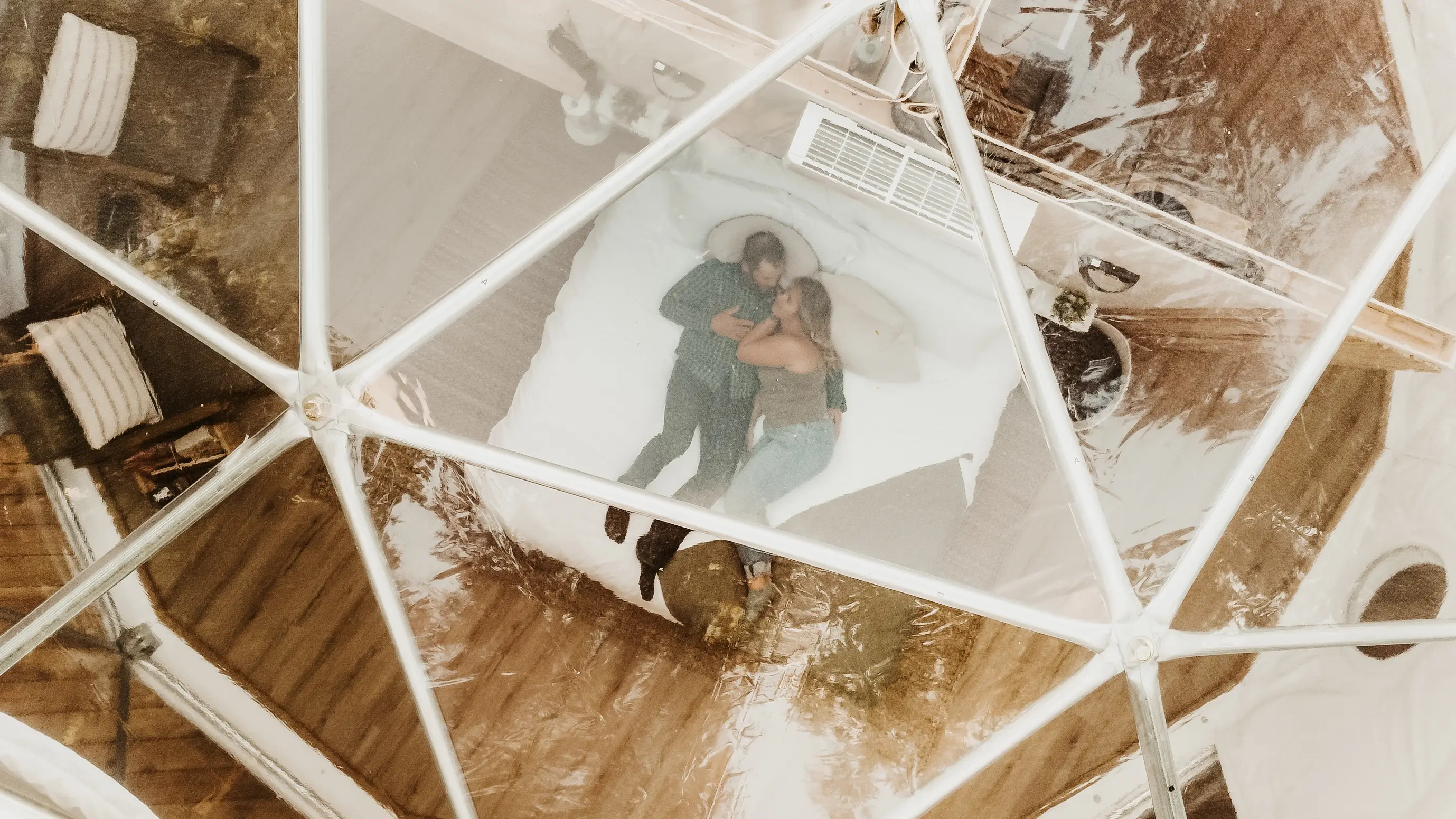 Romantic Dome Escape Beneath The Skylight